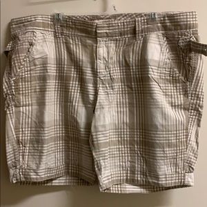 Old Navy Plaid Bermuda Shorts!
